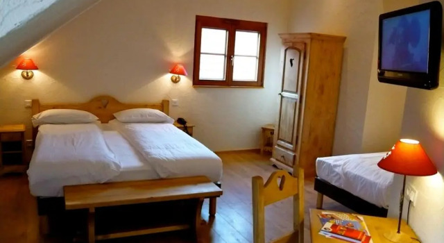 Трёхместный номер Standard The Originals Boutique, Hôtel La Ferme du Pape, Eguisheim