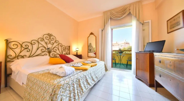 Двухместный номер Classic с балконом Grand Hotel Terme di Augusto