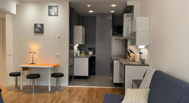 Апартаменты c 1 комнатой Big studio close to center with WiFi