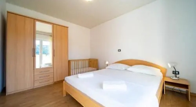 Apartments Rajska Plaza, Prenota Appartamento Hotel a Isole Quarnerine con parcheggio, Parcheggio