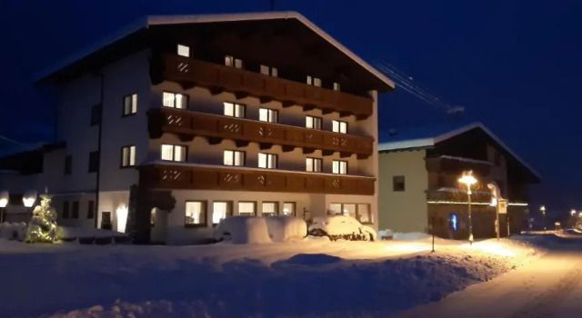 Hotel Pension St. Leonhard, Rezerwuj Hotel St. Leonhard im Pitztal Pitztal