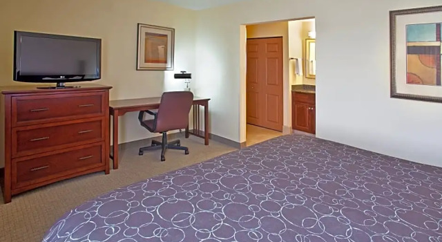 Двухместный люкс c 1 комнатой Staybridge Suites Elkhart by IHG