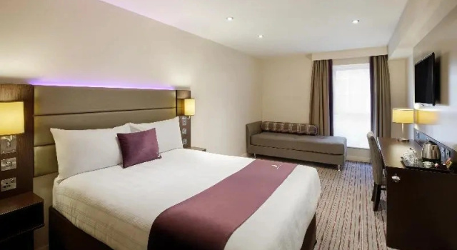 Standard cameră Premier Inn Tonbridge