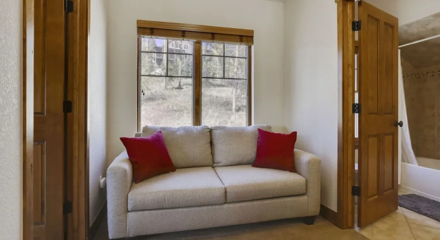 Rendezvous Luxury Cabin #130 by Winter Park Escapes