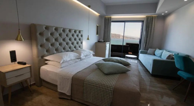 Полулюкс Aianteion Bay Luxury Hotel & Suites