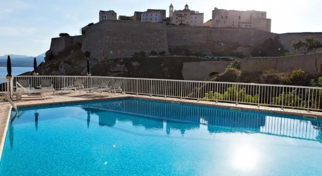 Трёхместный номер Standard с видом на море Hotel Saint Christophe