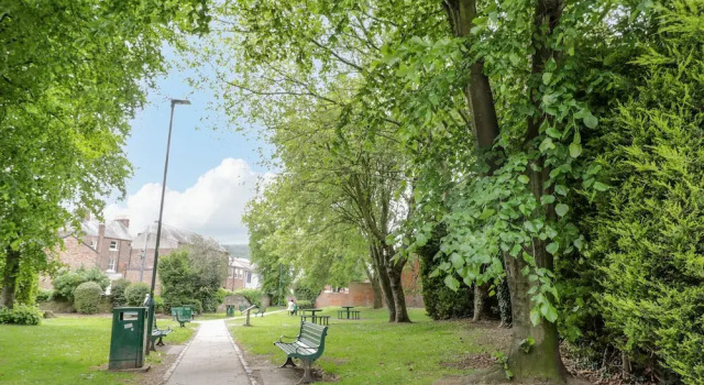 Коттедж Guisborough Town Hall