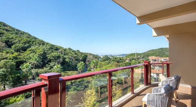 Люкс Crowne Plaza Zhoushan Seaview by IHG