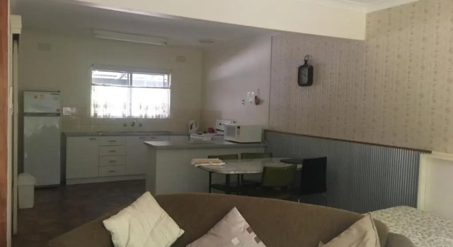 Ovensview On Riverside, Book Apartment Bright 