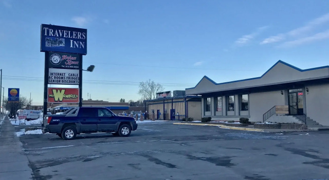 Travelers Inn, Varaa Hotelli  