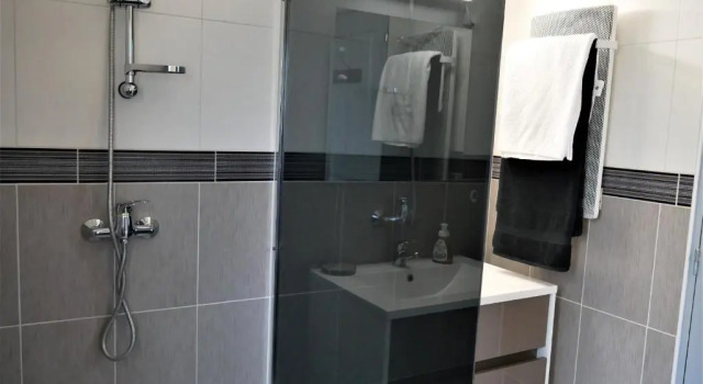 Maison cosy à Sully-sur-Loire, 5 chambres, terrasse, parking, draps et chauffage inclus - FR-1-590-220, Prenota Hotel Sully-sur-Loire Loiret