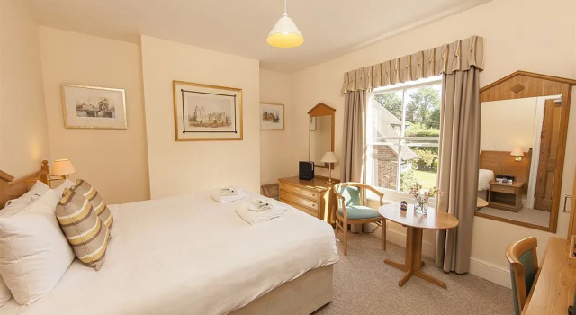 Copper Beech House Crawley, Забронировать Отель Кроли Западный Суссекс