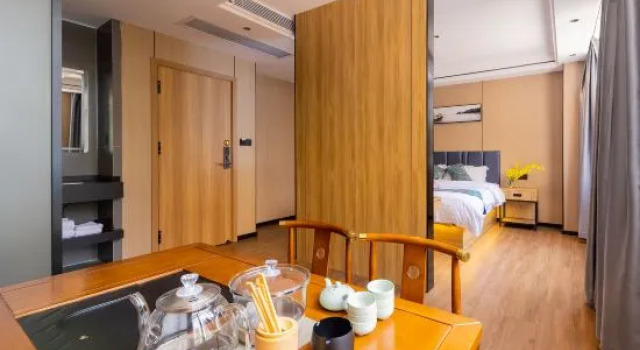 Suite Rainbow Ecological Hotel (Flagship Store)