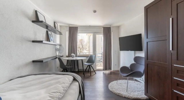 Одноместный люкс с балконом Limehome Montabaur Kirchstraße