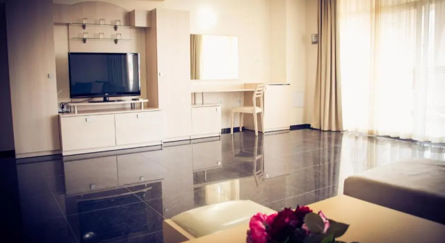Люкс Apart Hotel Apolonia Palace