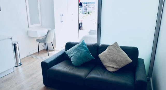 Luxury 1 Bedroom Apartment in Cape Town City Centre