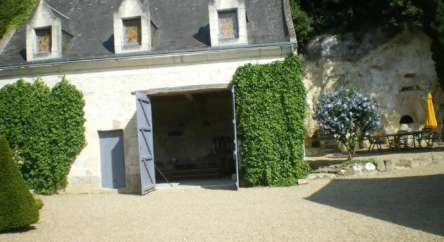 Gîte Cravant-les-Côteaux, 3 pièces, 4 personnes - FR-1-381-60, Rezerwuj Hotel  