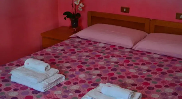 B&B Ai Gelsomini, Rezervați Bed and Breakfast Travedona-Monate 