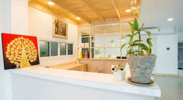 Hug Home Stay Hotel, Varaa Hotelli Hotellit North-Eastern Thailand pysäköinnillä, Pysäköinti
