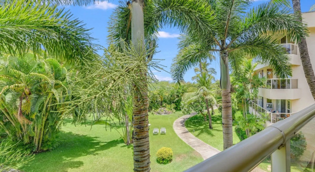Номер Standard c 1 комнатой с балконом и с видом на сад Castle At Maui Banyan