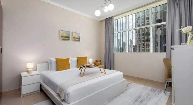 Maison Privee - Comfortable Downtown Apartment w/ City Skyline Vws