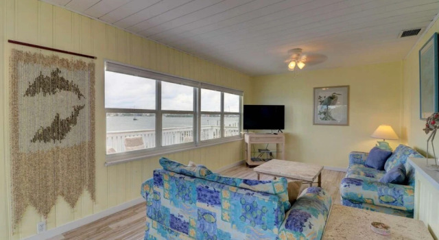 Bayside Bungalow 3 - Beautiful Bay Views