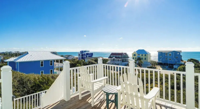 Коттедж 'coastal Vista' - Walk to Emerald Isle Beach!