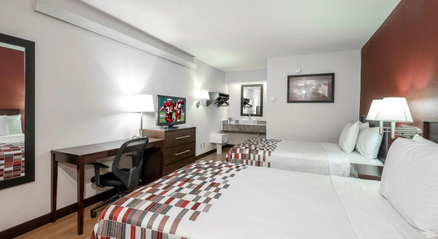 Четырёхместный номер Deluxe Travelodge by Wyndham Peoria