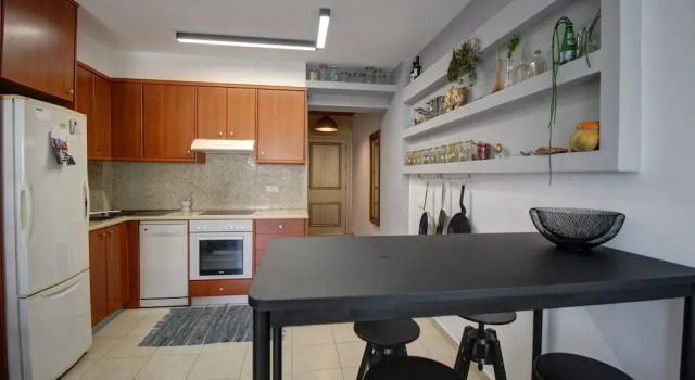 Апартаменты Comfort с балконом 1 Bedroom Apartment on Beach Elias Upper