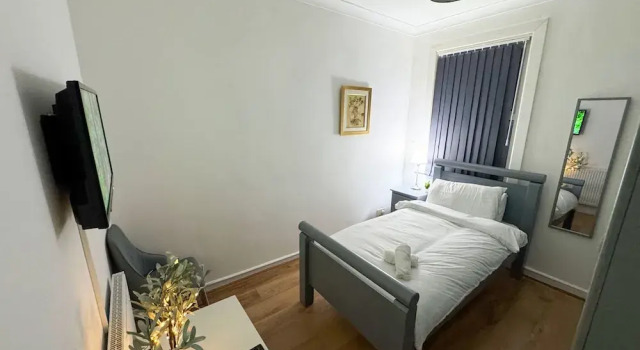 Modern North London Retreat - 7 Bedrooms, Забронировать Отель Отели Англии 3 звезды, 3*