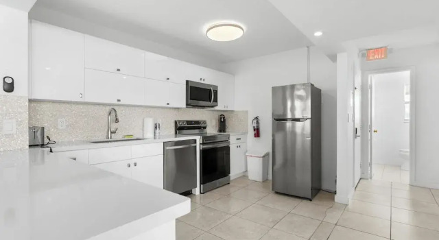 Апартаменты Bay Harbor Sunset Apt 4A