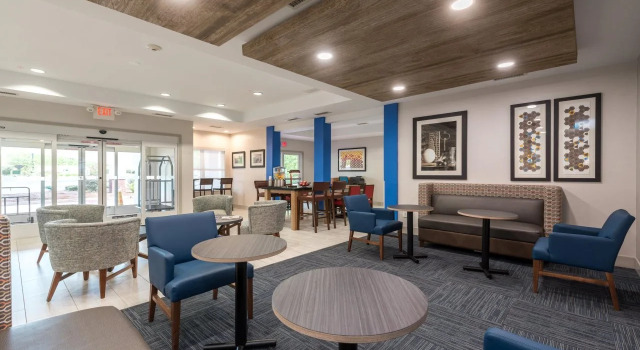 Holiday Inn Express Hotel & Suites Lagrange I-85, an IHG Hotel, Buchen Sie Hotel LaGrange Georgia