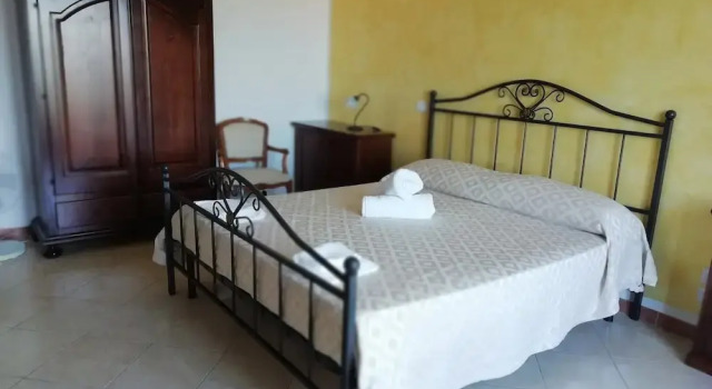 Golden House Cheravanna da Marco, Book Pension Hoteller i Perdifumo med parkering, Parkering