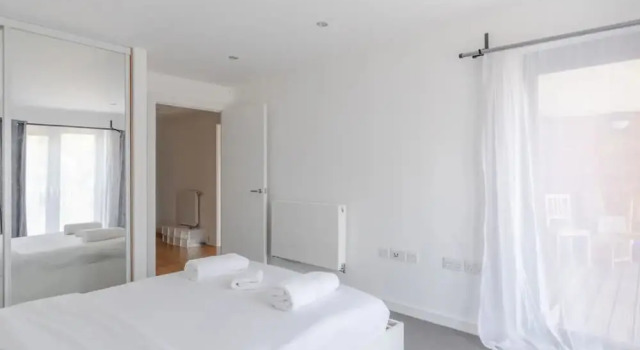 Vibrant 1BD Flat w/ Private Balcony, Camberwell!