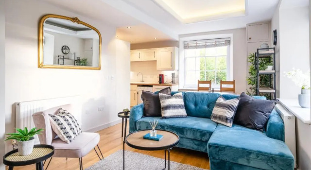 Stunning 2 Bedroom Apartment in Converted Chapel, Забронировать Апартаменты/квартира Апартаменты Бата, рядом с East Asian Art Museum, Апартаменты/квартира