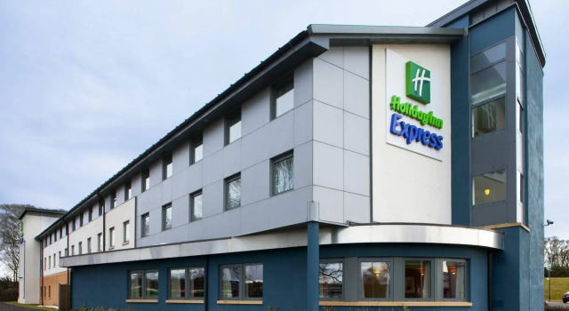 Holiday Inn Express Dunfermline, Reservar Hotel Hotéis em Scotland com estacionamento, Estacionamento