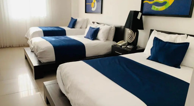 Трёхместный номер Standard Hotel Galerias HN