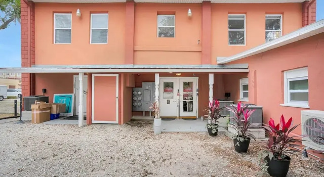 2 Steps to Ice Plant Apt in Downtown St Aug, Забронировать Апартаменты/квартира Апартаменты Сент-Огастин, рядом с Oyster Creek Marina, Апартаменты/квартира