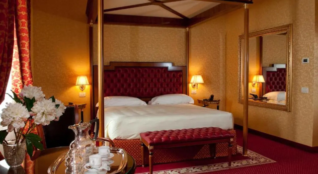 Полулюкс Hotel Maxim