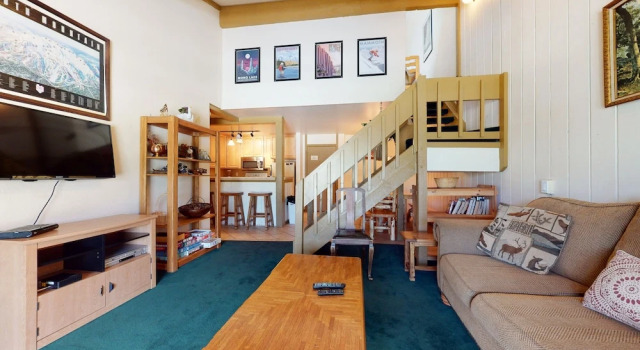 Summit 32 2 Bedrooms 2 Bathrooms Condo, Varaa Huoneisto Hotellit Mammoth uima-altaalla, Uima-allas