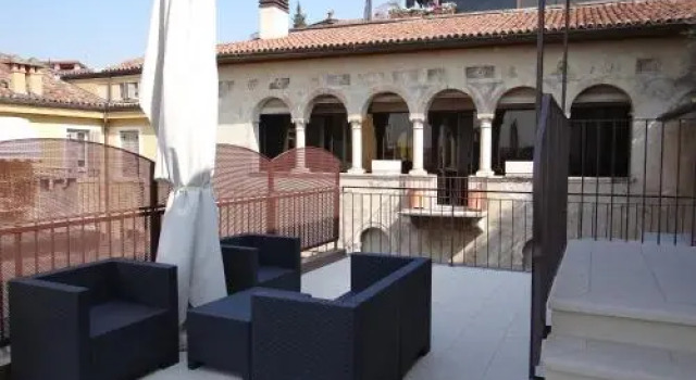 Theater Verona Apartment