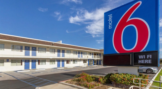 Motel 6-Phoenix, AZ - North Bell Road, Забронировать Мотель Дир-Вэлли 