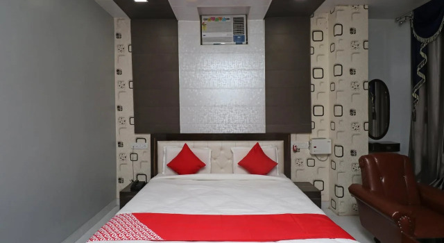 Mv Hotel By OYO Rooms, Забронировать Отель Лакхимпур штат Уттар-Прадеш