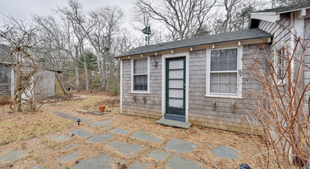 Коттедж Cozy Vineyard Haven Cottage < 1 Mi to Beach!