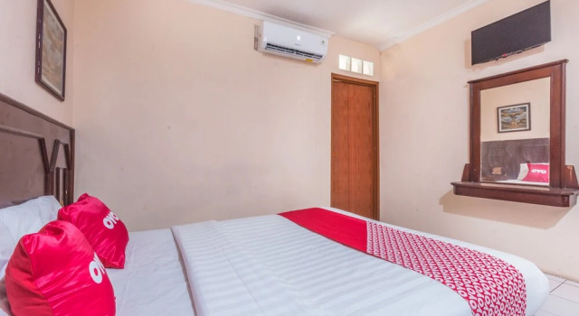 Taman Cibinong by OYO Rooms, Book Hotel Hoteller i Cibinong med parkering, Parkering