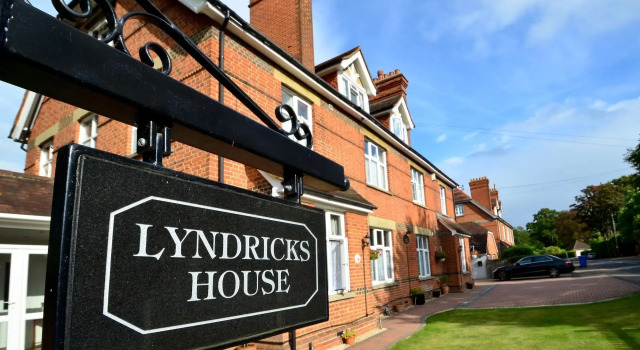 Lyndricks House, Book Hotel Hoteller i Ascot med parkering, Parkering