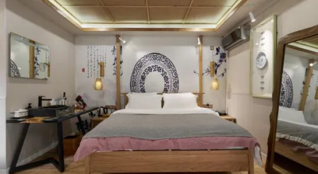 Двухместный люкс с балконом Mount Qingcheng Banshan Guishu Private Hot Spring Homestay
