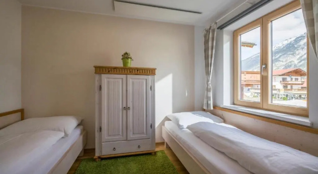 Haus Bauer, Забронировать Отель Отели Пертизау с парковкой, рядом с Zwölferkopflift, Парковка