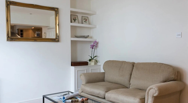 Cosy 2BR Fulham Apartment With Terrace!, Varaa Huoneisto Asunnot kohteessa Merseyside, Huoneisto