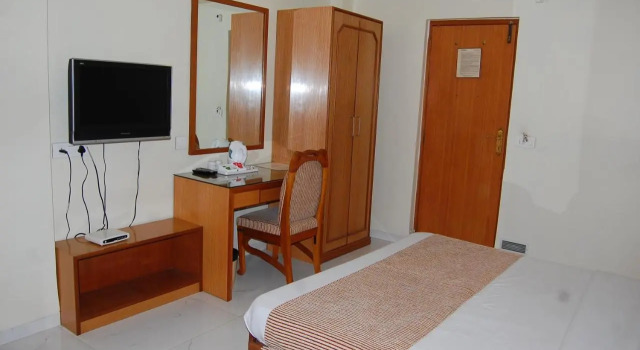 Hotel Vice President - Navrangpura, Ahmedabad, Rezervovat Hotel Hotely v Gujarat s parkováním, Parkování